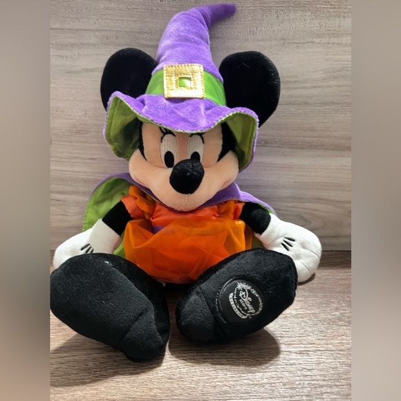 Halloween Minnie Mouse plush Disney store exclusive - Picture 2 of 5